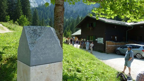 Eingangsstele Halblech