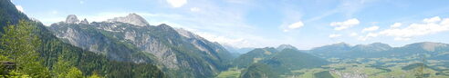Panoramablick auf die umliegenden Berge bei Abtenau