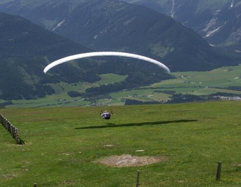 Startplatz für Paragleiter unterhalb der Bergstation Wildkogel (2100m)