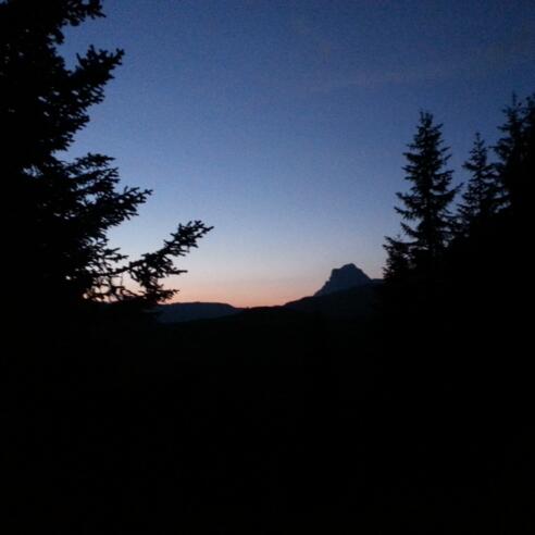 Grillplatz in der Nacht