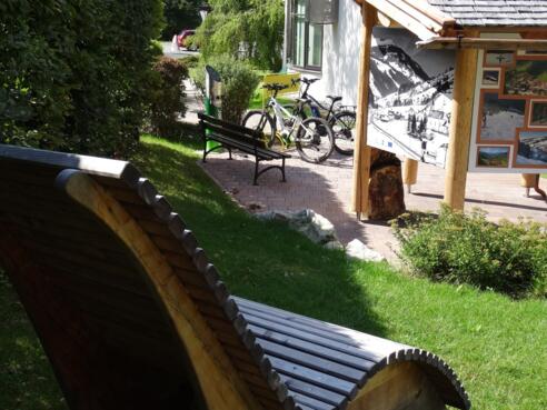 gemütliche Liegen laden zum Ausruhen ein