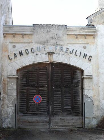Eingangstor zum Landgut Freiling. V10