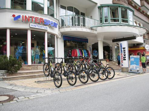 INTERSPORT Hintertux - Parkplatz Hintertuxer Gletscherbahn