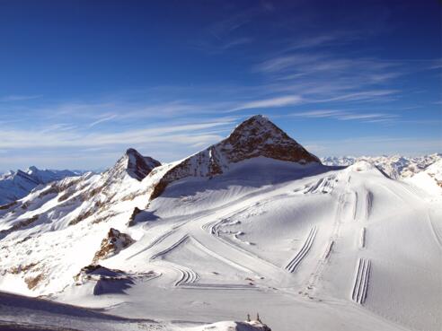 Gefrorene Wandspitze 3286m mit Blick zum Olperer