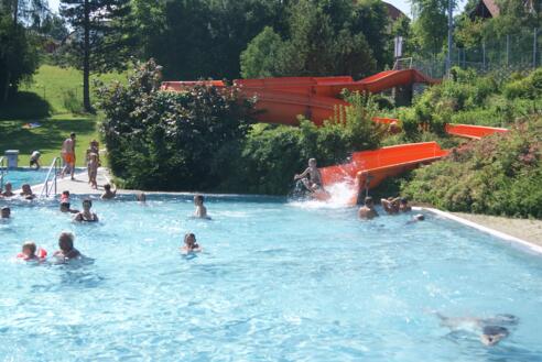 Freibad_Rutsche.JPG