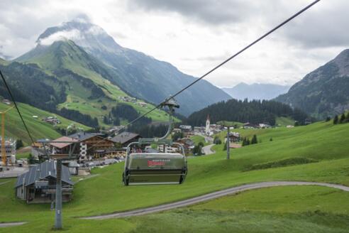 Blick von der Steffisalpbahn auf Warth