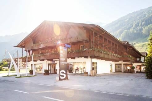 INTERSPORT Schönherr Stubaital - Ortseinfahrt Neustift