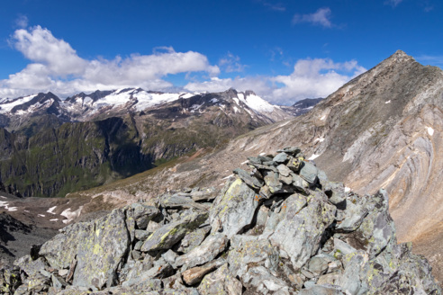 Gipfel der Tulpspitze (3054 m), rechts die Zopetspitze.