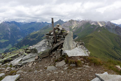 Steinmännchen am Gorner (2702 m).