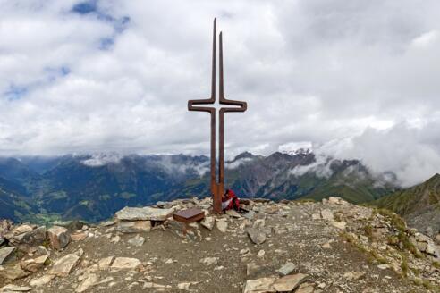 Am Südwest-Gipfel des Rotenkogels (2762 m).