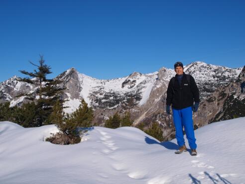 Blick vom Butterkopf ins Höllengebirge.