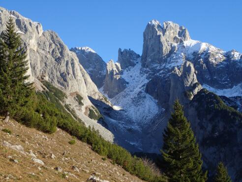 Stuhlloch und Bischofsmütze