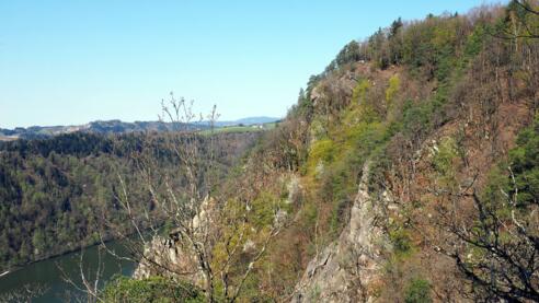 Gr. Steinerfelsen 543m vom Kl. Steinerfelsen gesehen