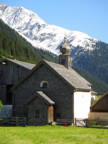 Die St. Martinskapelle in Tschafein.