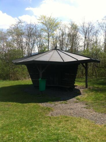 Unterstand auf der Hochfläche Berghalde