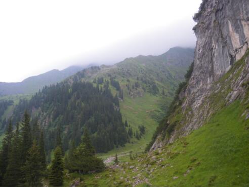 Am Fuße des Bilkengrat