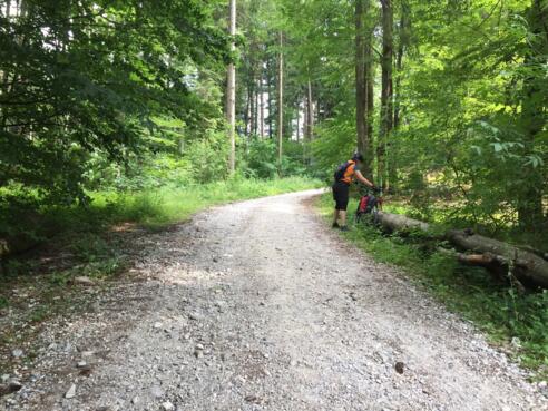 Grober Schotter hinter Geretsried