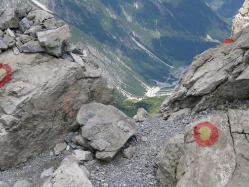 Vordere (westliche) Dremelscharte mit Blick zur Hanauer Hütte