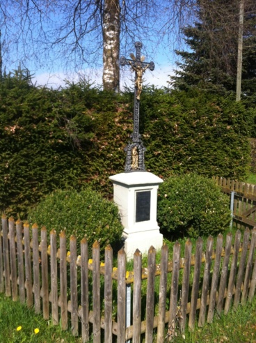 Wegkreuz am Ortseingang von Urspring