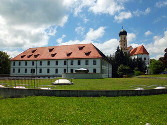 Schloss und Kirche