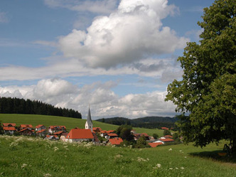 Dorfidylle auf dem Weg ins Schwarzbachtal.