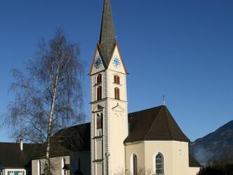 Nenzing, Katholische Pfarrkirche Heiliger Mauritius und Friedhof