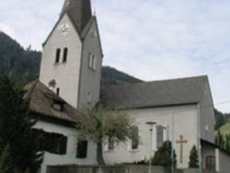 Nenzing, Kuratienkirche Unsere Liebe Frau Mariä Heimsuchung mit Friedhof
