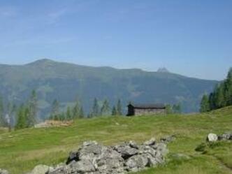 Gemütlicher Rastplatz bei der Kar Grundalm