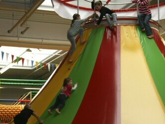 Indoor-Spielplatz Erdino