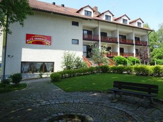 Alte_Innbruecke_Apparthotel-Neuhaus_am_Inn-Aussenansicht-4-20837
