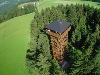 Aussichtswarte SternGartl-Blick.jpg