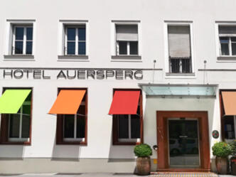 Hotel + Villa Auersperg