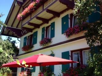 Sonnenhof Sommer Frontansicht