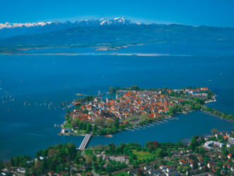 src_99044043-0.jpg