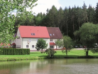 Gaststätte-Pension "Zum grünen Wald"