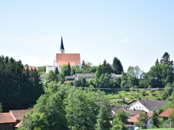 Ortsansicht mit Kirche in Stubenberg