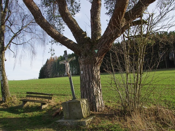 Wegkreuz an der alten Eberndorfer Straße westl. Berg