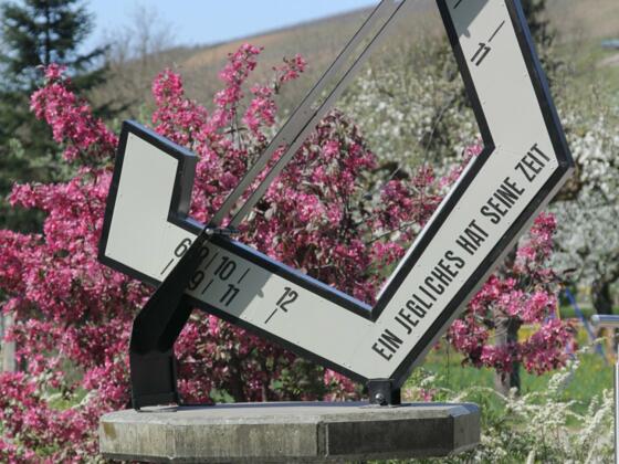 Sonnenuhr an der Tauberbrücke Nr. 20