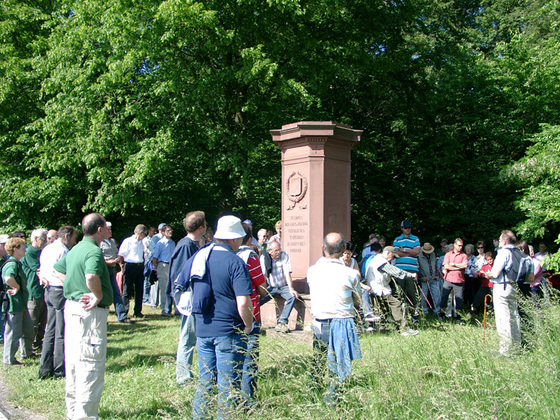 Das Bayern-Denkmal bei Helmstadt erinnert an die Gefallenen der Verlierer des Gefechts von 1866.