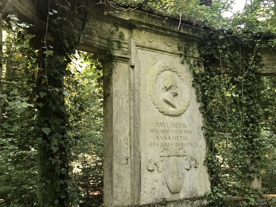 Paul Ritter von Heyse - Nobelpreisträger der Literatur Grab