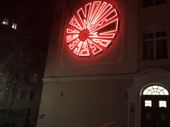 Georg-Elser-Denkmal beleuchtet