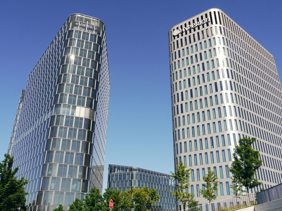 White Tower (r.), Blue Tower (l.), Star Tower (Hintergrund)