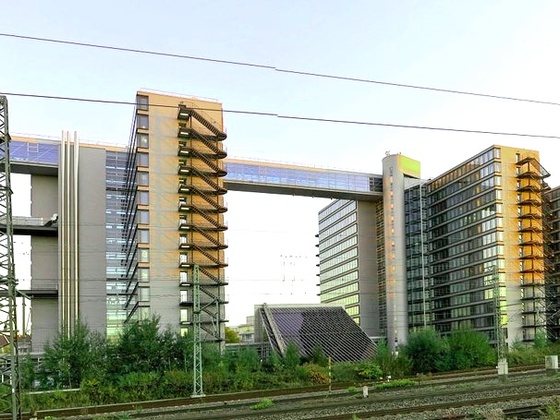 Ten Towers, westlicher Anblick