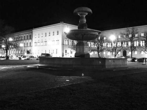 Professor-Huber-Platz