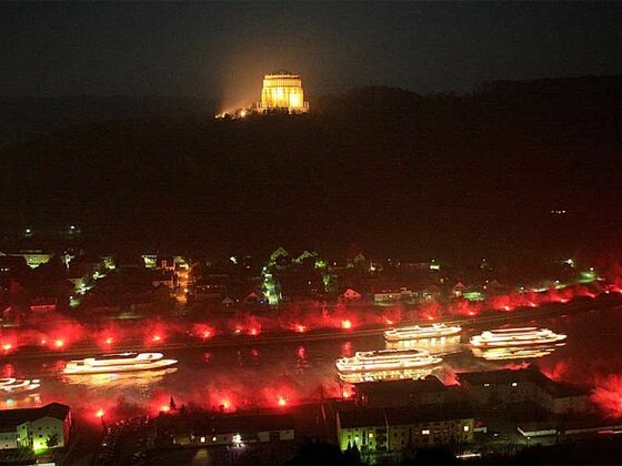 Imposante Eindrücke bei Feuer und Flamme an Donau und Altmühl