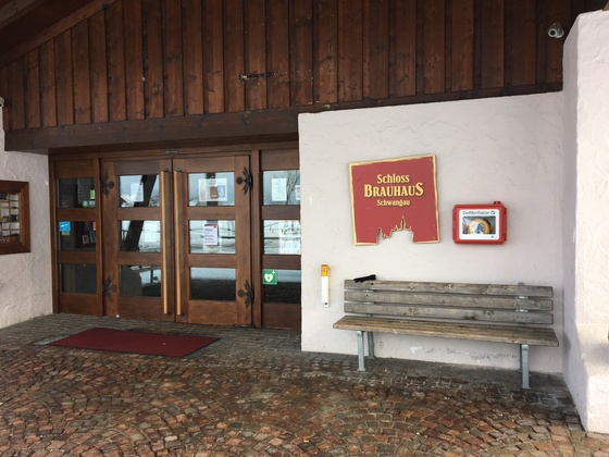 Defibrillator (AED) am Schlossbrauhaus Schwangau