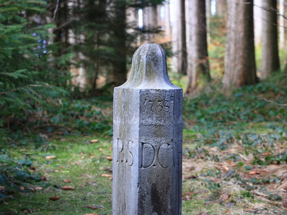 der Greinzstein von 1738 ist im Original erhalten