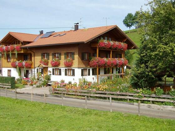 Unser Haus im Sommer