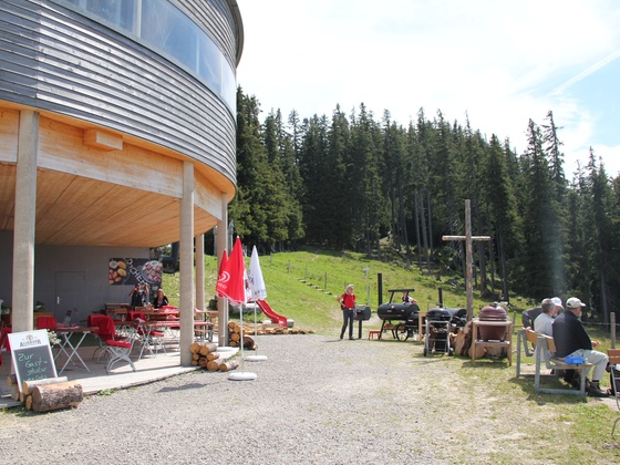 Hörnis Nest an der Bergstation der Hörnerbahn
