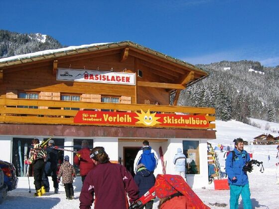Skiverleih in der Ersten Skischule Bolsterlang am Dorflift